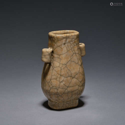 A 'Guan Kiln' faceted vase, Song dynasty