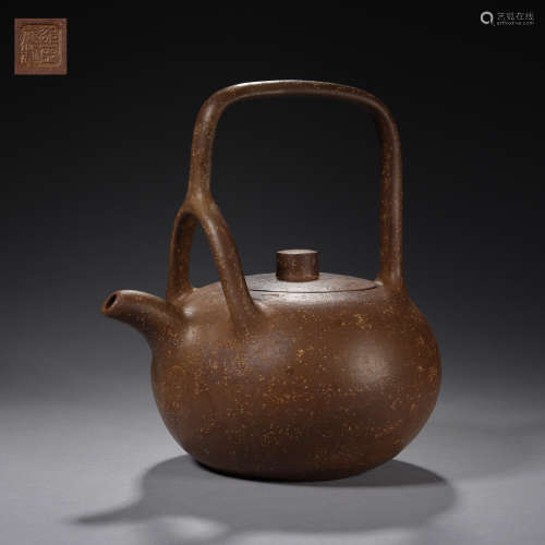 A Yixing teapot and cover Qing dynasty