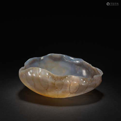A large 'lotus leaf' agate fruits bowl ,Liao dynasty