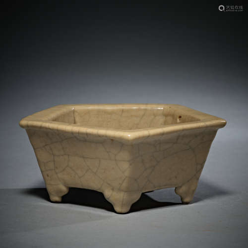 A Ru kiln brushwasher,Song dynasty