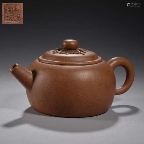 A Yixing teapot and cover,Qing dynasty