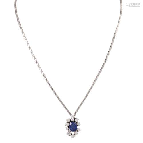 Collier mit ovalem Saphir ca. 2,7 ct und Brillanten, zus. ca...