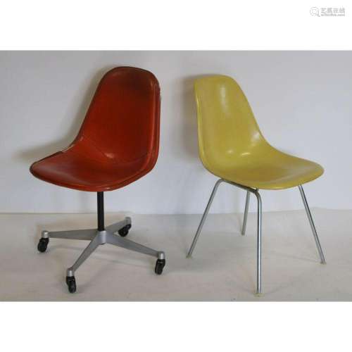 2 Midcentury Eames Chairs.
