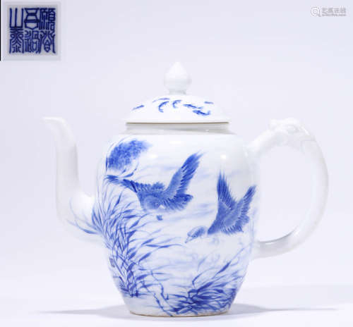 A blue and white 'birds' ewer