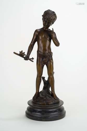 Enfant aux colombes <br />
Bronze à patine brune