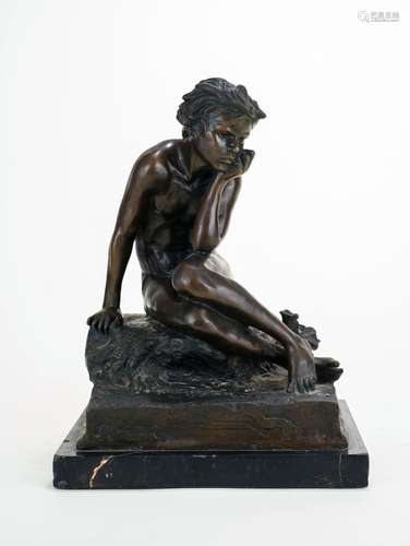 Femme pensante<br />
Bronze à patine brune sur un socle en m...