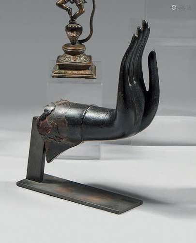 THAÏLANDE - Vers 1900 Main gauche de bouddha en bronze à pat...
