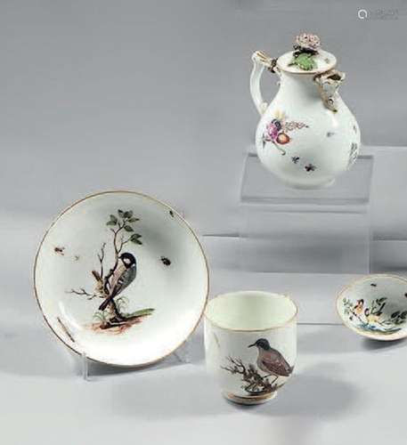 MEISSEN Tasse et sous-tasse en porcelaine décorées en polych...