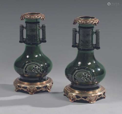 Théodore DECK (1823-1891) Paire de vases en faïence à l'imit...