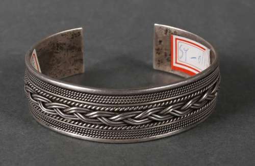 A fine stone bracelet Qing dynasty