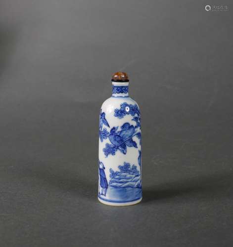 A blue and white underglaze red magpie porcelain snuff bottl...