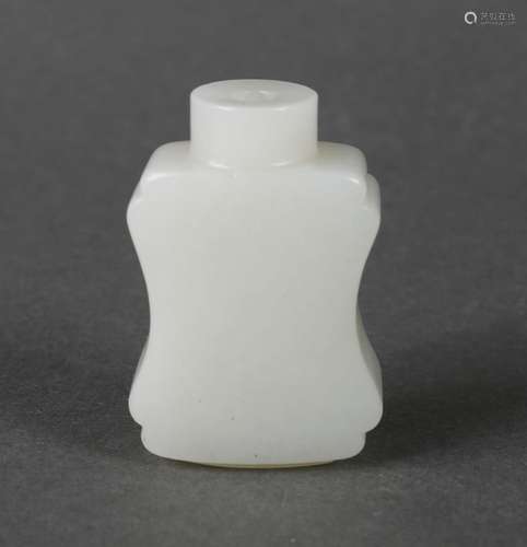 A white jade snuff bottle