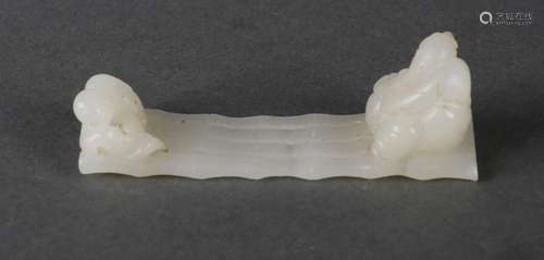 A white jade boat ornament