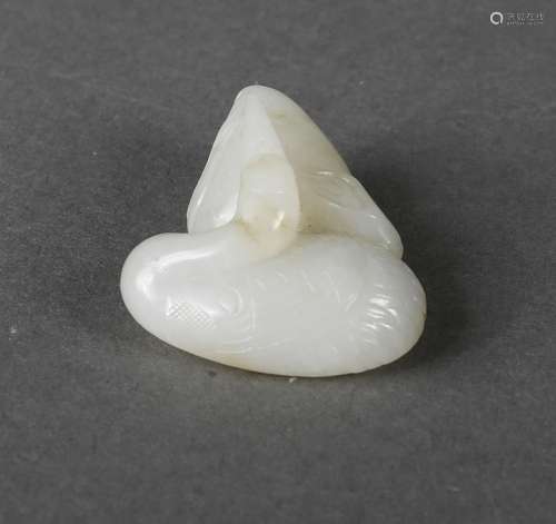 A white jade goose ornament