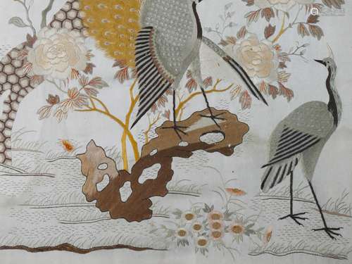 An exquisite Cantonese embroidery screen