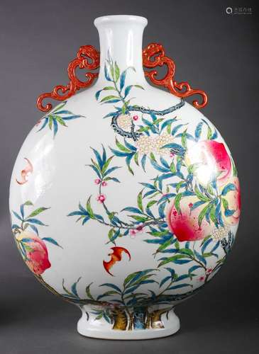 A famille rose peach porcelain moon flask