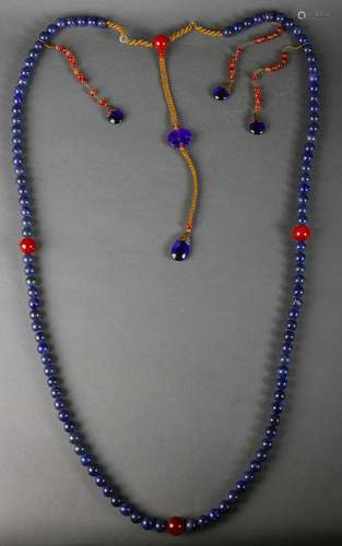 A string of lazurite court beads