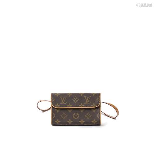 LOUIS VUITTON - Pochette ceinture en toile enduite monogramm...