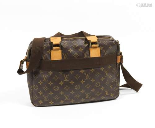 LOUIS VUITTON -Sac modèle Bosphore en toile monogramme et cu...