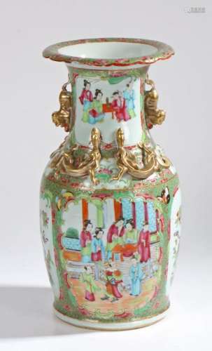 Chinese Canton porcelain vase, Qing Dynasty, the baluster va...