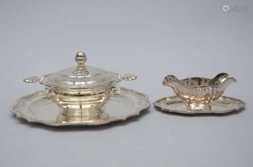 A silver tureen and sauce bowl (800/1000)