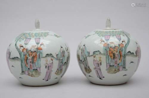 A pair of Chinese porcelain famille rose ginger jars 'Ta...