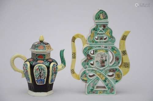 2 famille verte teapots in Chinese porcelain (H16.5 - 24cm) ...