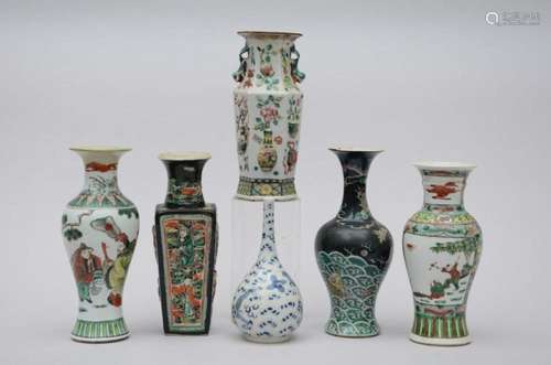 Lot: 6 Chinese porcelain vases (H20 - 26cm) (*)