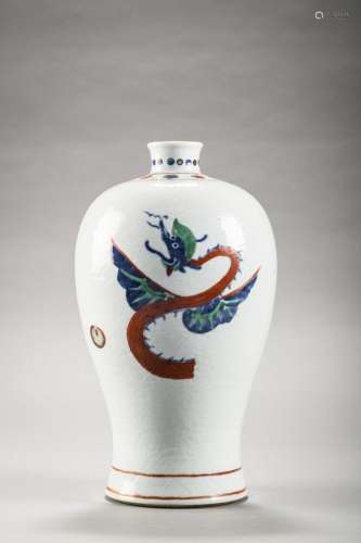 Meiping vase in Chinese Wucai porcelain with engraved decora...