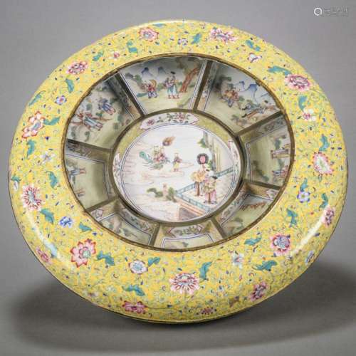 Chinese 'sweetmeat dish' in Canton enamel, 18th cent...