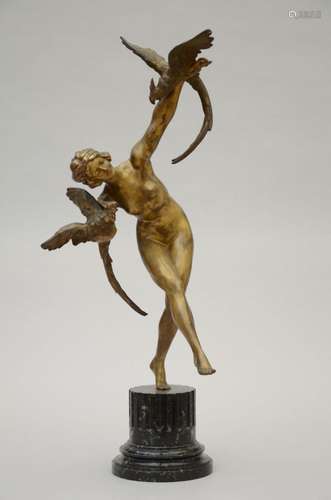 Colinet: bronze sculpture 'lady with parrot' on marb...