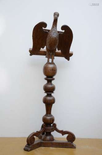 A lectern in oak 'eagle' (H185cm)