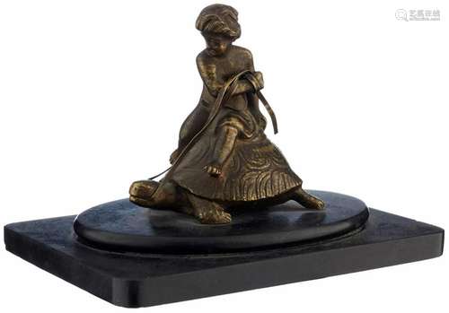 Kleine Bronze Figur