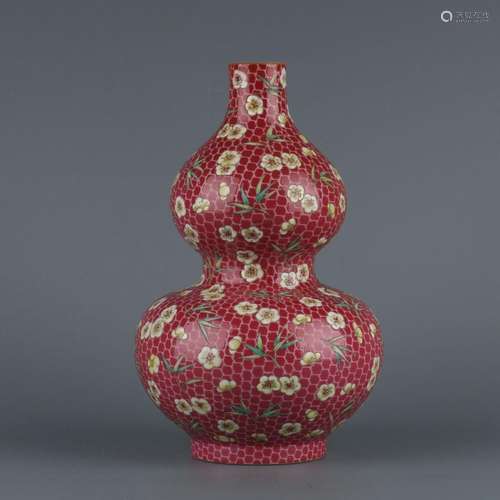 Rouge gourd bottle