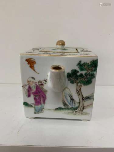 Square figure pastel teapot