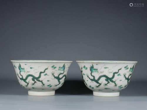 A pair of green dragon bowl