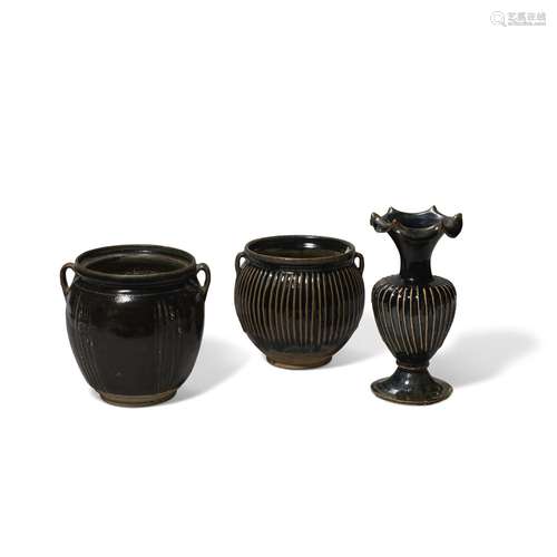 A GROUP OF THREE CERAMIC VESSELS