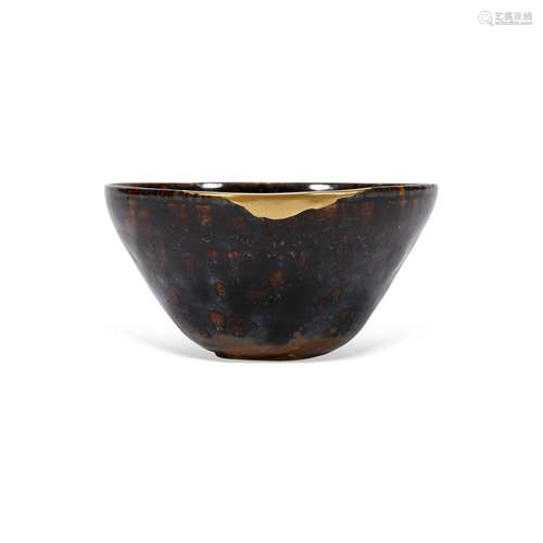 A JIZHOU RUSSET AND BLACK-GLAZED BOWL