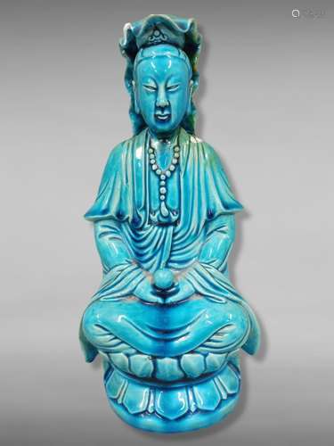 CHINE Vers 1900 Statuette de Guanyin émaillée turquoise sur ...