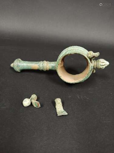 Lampion à main en bronze à patine de fouilles.Asie du Sud-Es...