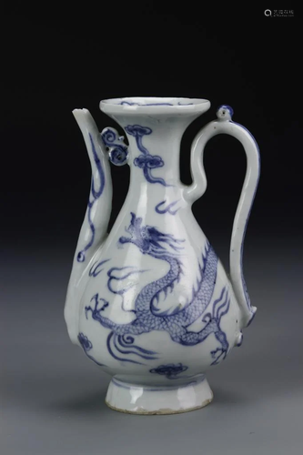 Chinese Blue And White Ewer