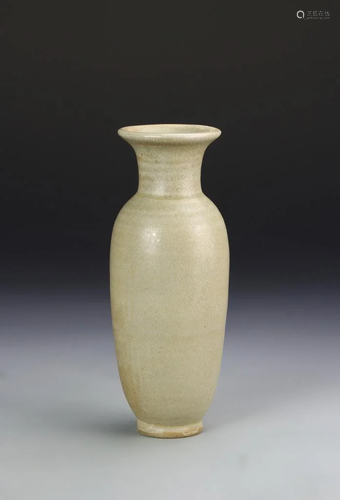 Chinese Yue Yao Ware Vase