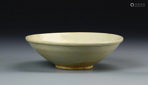 Chinese Yue Yao Bowl