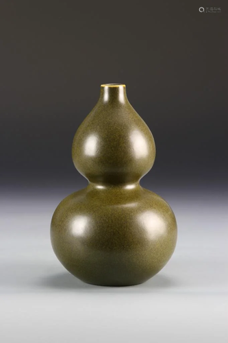 Chinese Tea Dust Glaze Gourd Vase