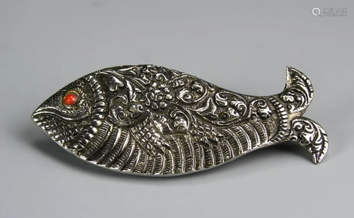 Metal Fish Form Pin