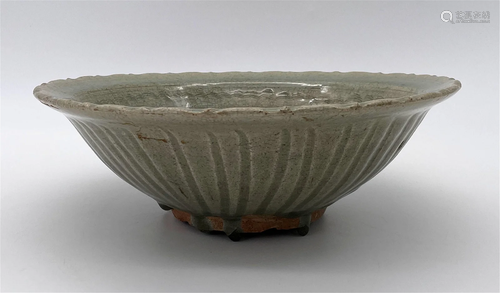 Longquan Ware Celadon Crackle Glaze Bowl