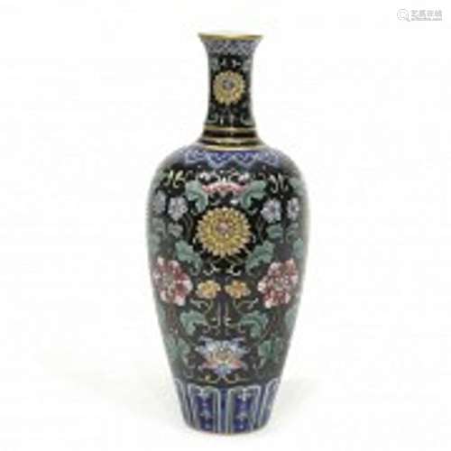 Small black-family enamelled vase, Qianlong period.