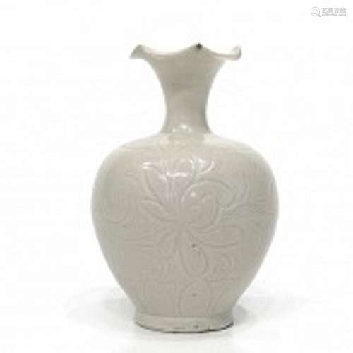 A Qingbai ceramic vase, Song style.