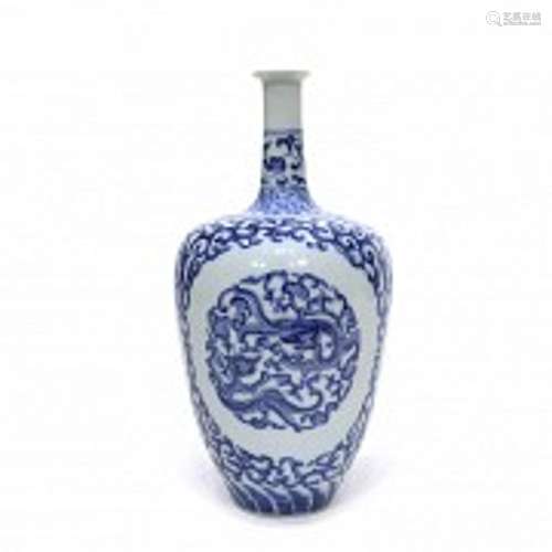 Bottle-shaped porcelain vase, 20th century