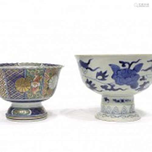 Two bowls with foot of Japanese porcelain, 20th century